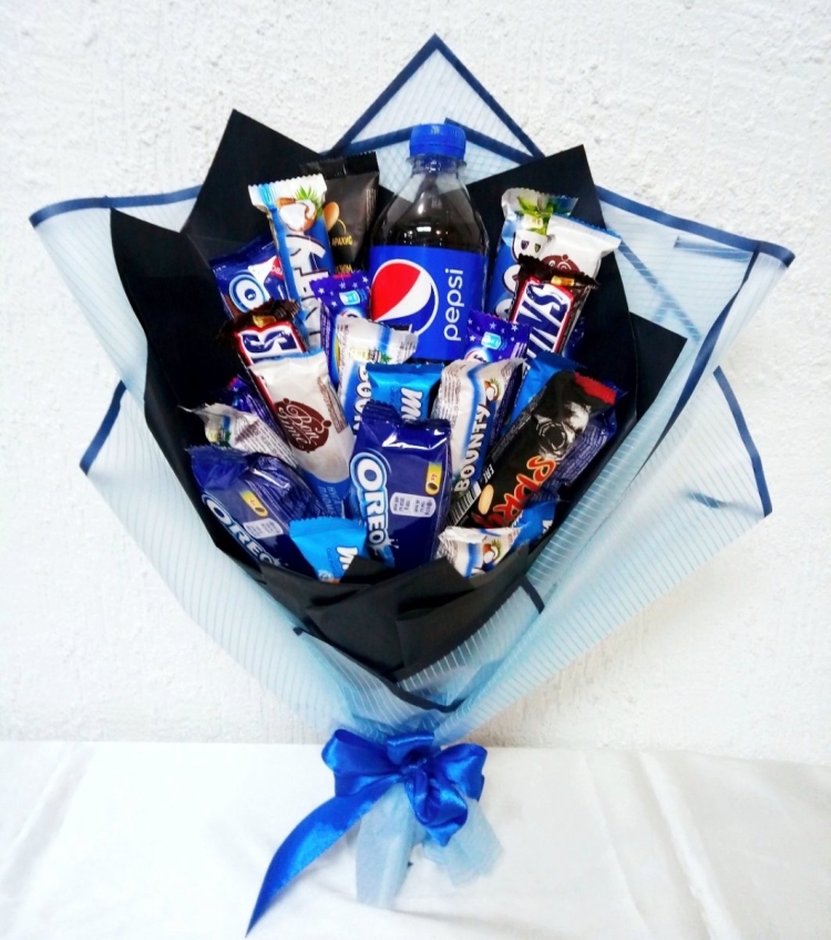 Сладкий букет для юноши