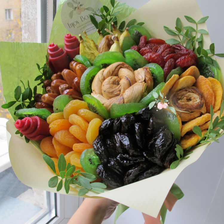 Украшения из сухофруктов