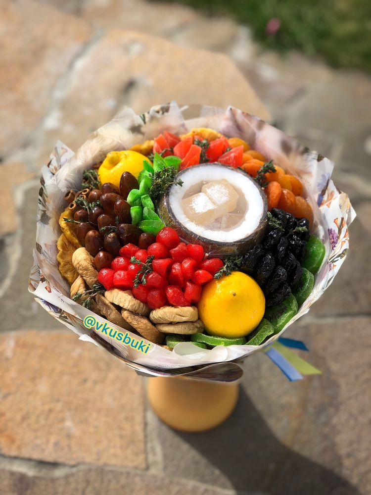 Букет из сухофруктов маленький