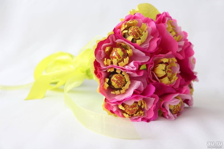 Красивый букет из чупачупсов