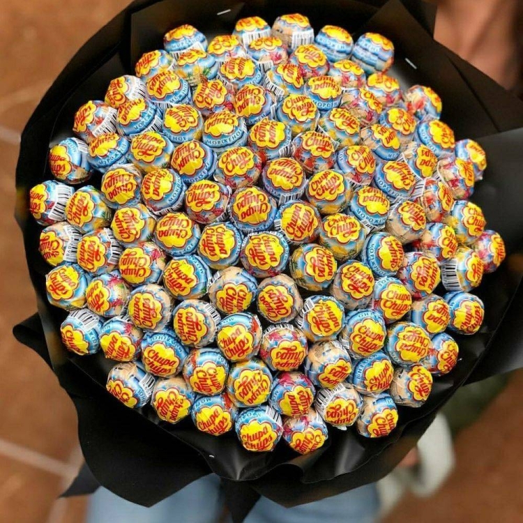 Букет из 100 Чупа чупсов
