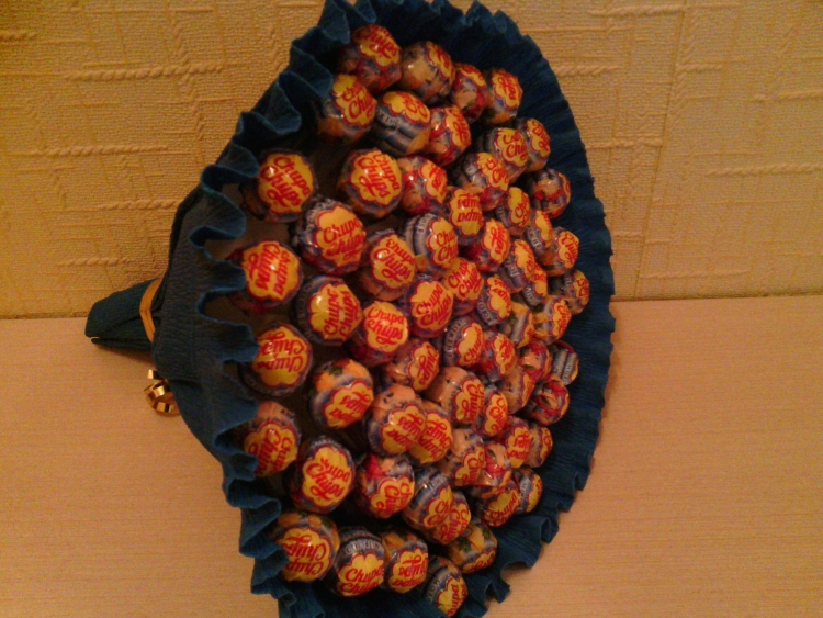 Большой букет 100 из Чупа чупсов