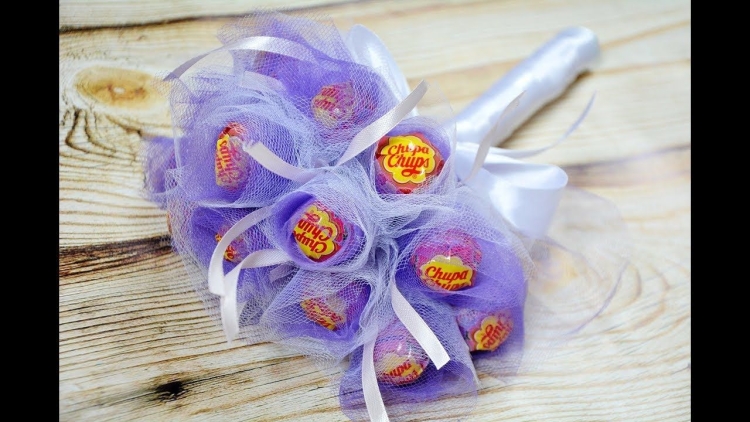 Букетик из Чупа чупсов с органзой