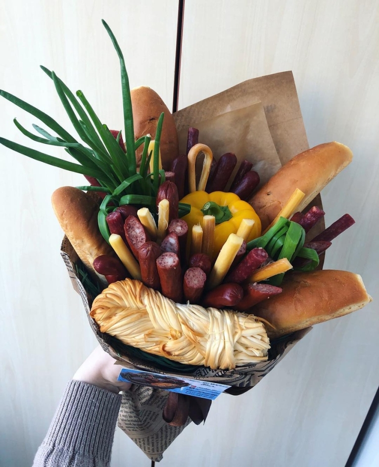 Букет из колбасы