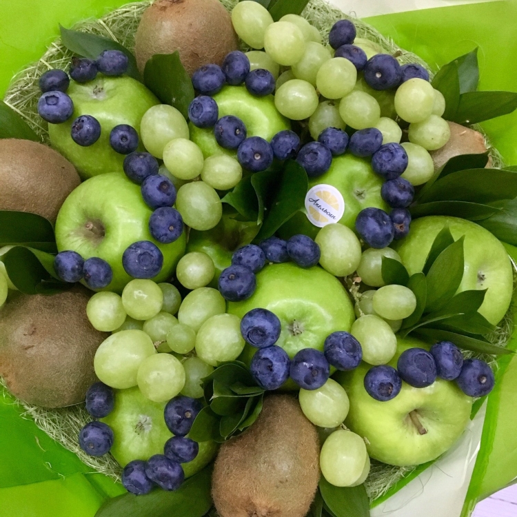 Фруктовый букет с виноградом