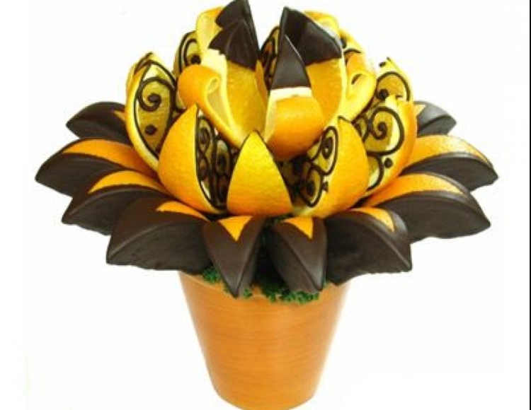 Букет из цитрусовых и шоколадом