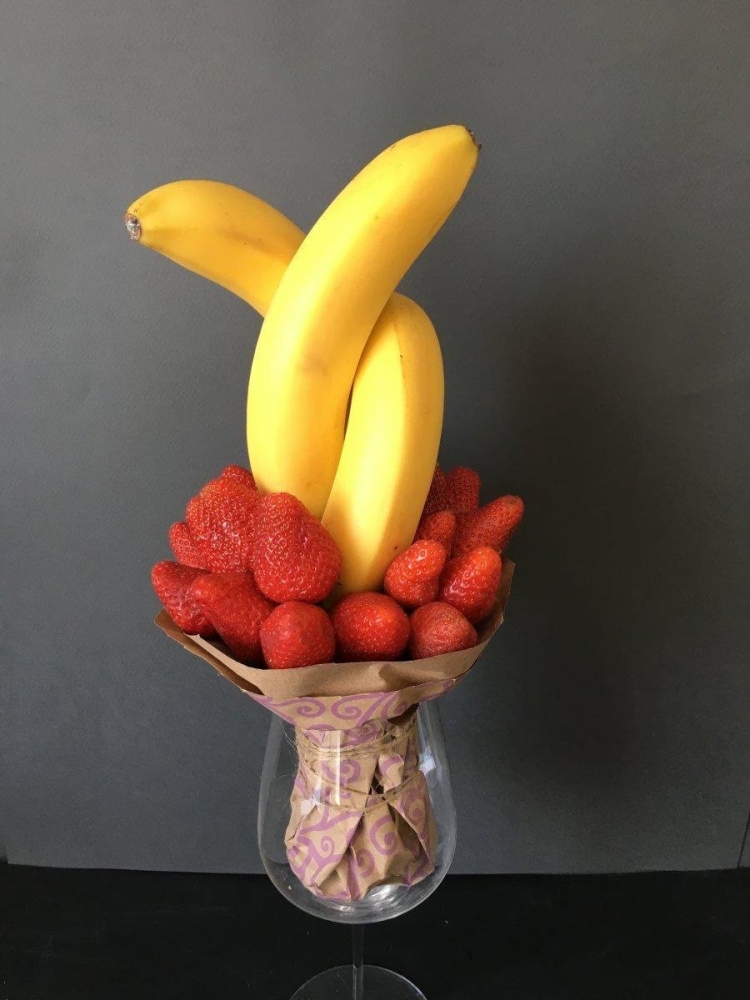 Букет из фруктов с бананами