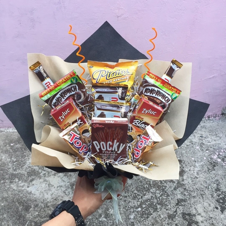 Букет из пакетиков чипс