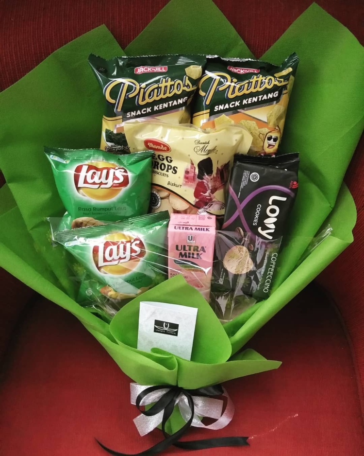 Букет с чипсами и сухариками