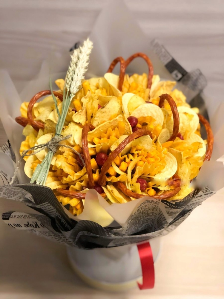 Съедобный букет из чипсов