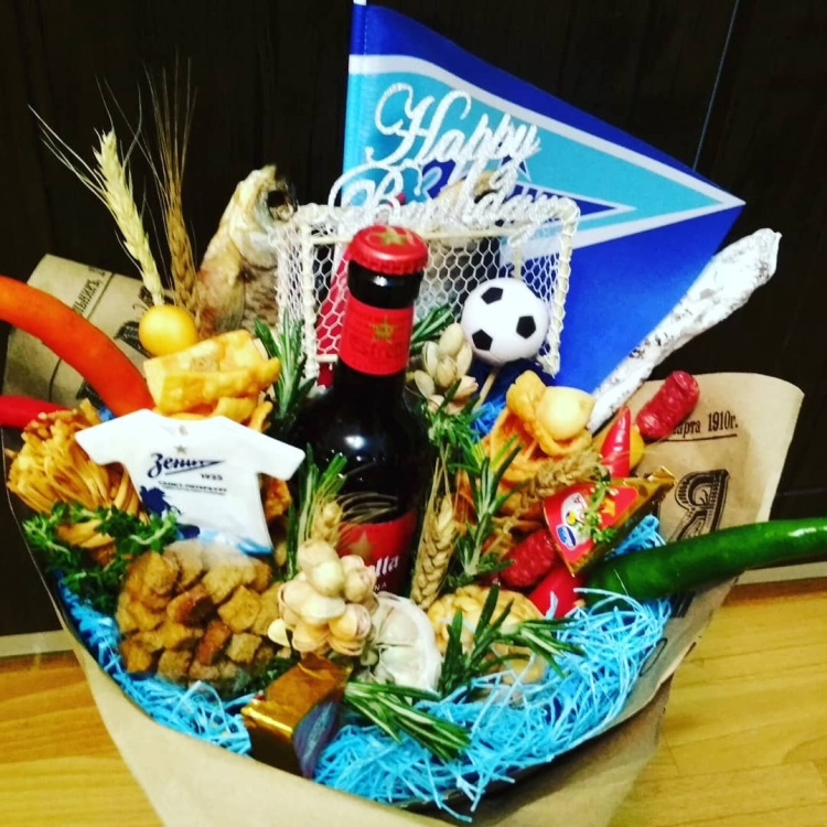 Мужские букеты с чипсами и сухариками