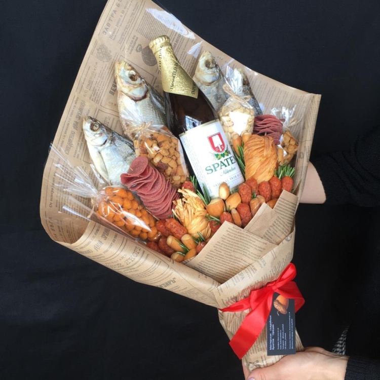 Мужской букет с пивом и орешками