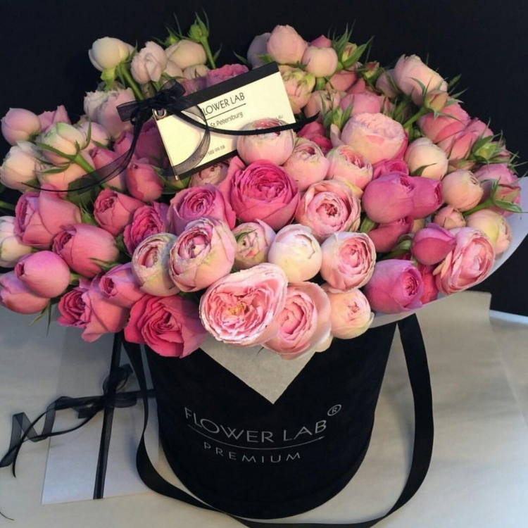 Модные букеты цветов с пожеланиями