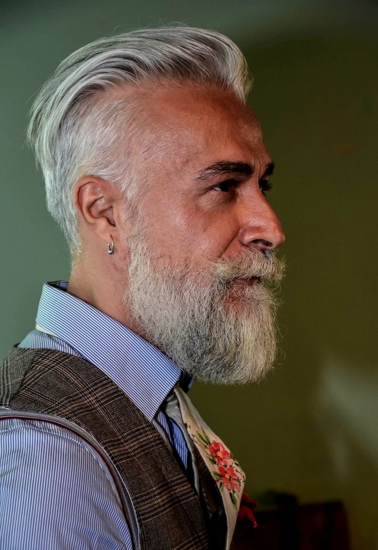 Модные стрижки для пожилых мужчин