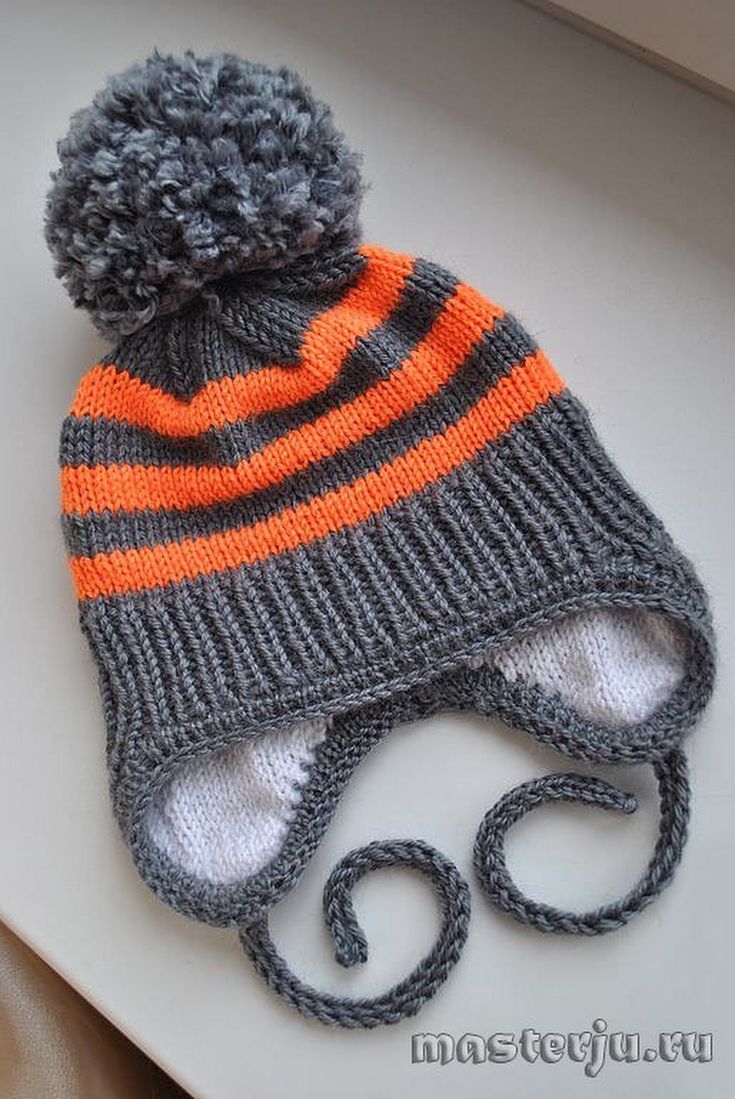 Двухцветная шапка для мальчика