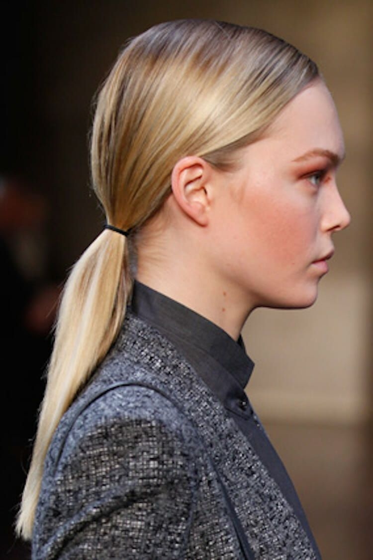 Мышиный хвостик прическа