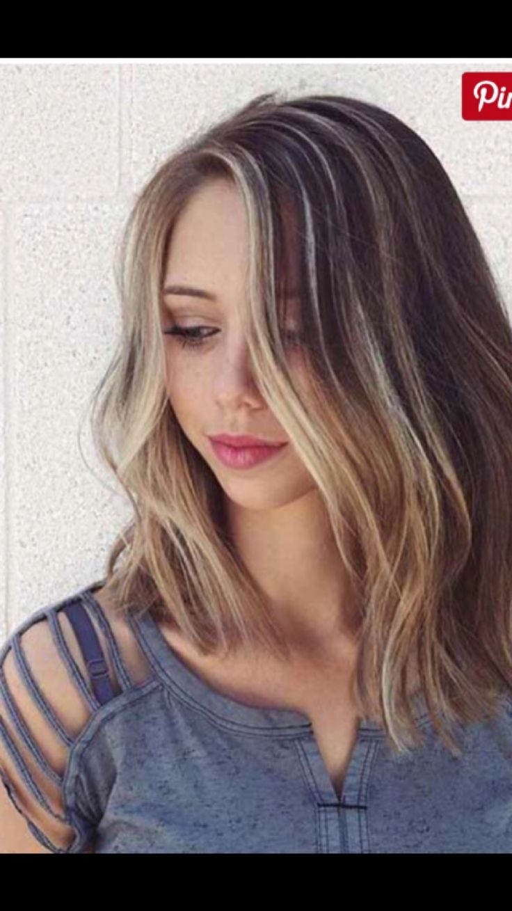 Русый с белыми прядями