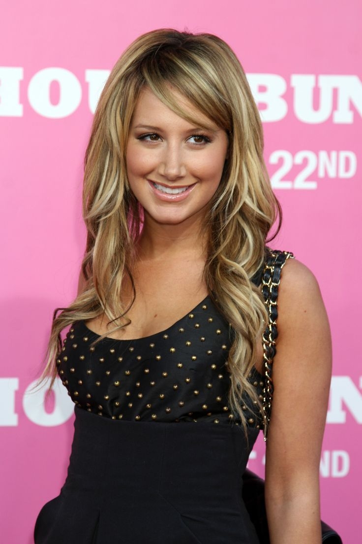 Челка для круглого лица на длинные волосы