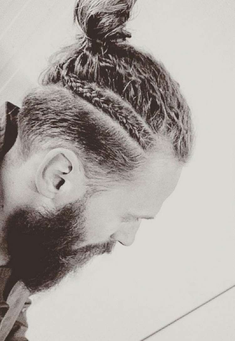 Мужские прически с косичкой