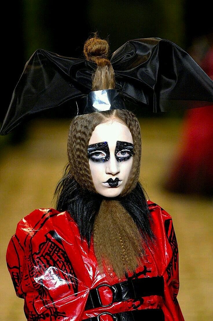 Прически .театральные образы