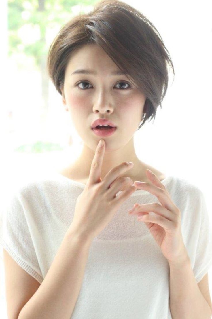 Азиатские стрижки для девушек на короткие волосы