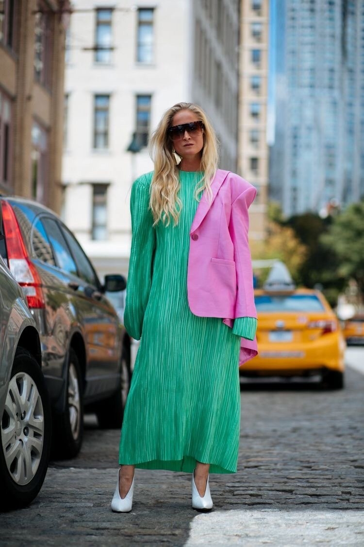 Яркая одежда стритстайл