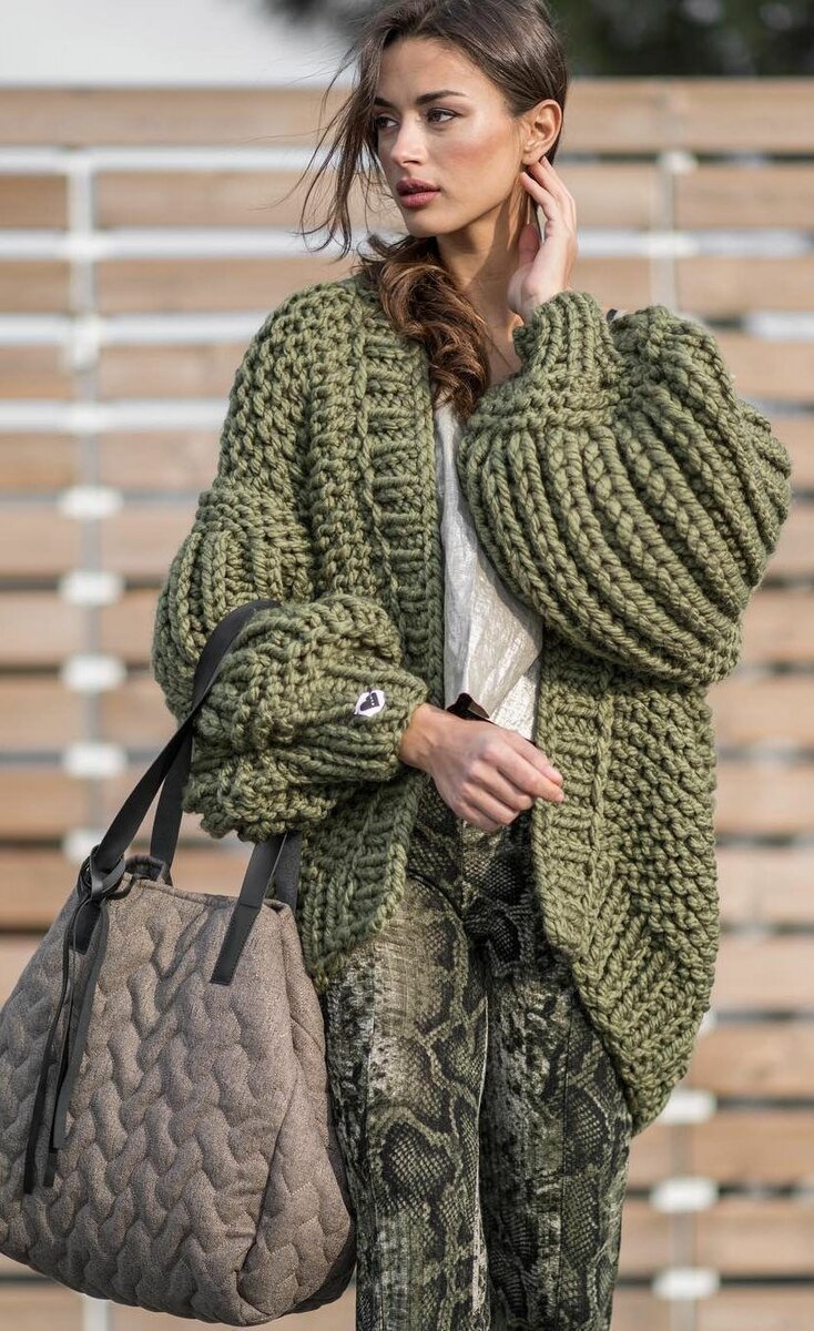 Объемный кардиган