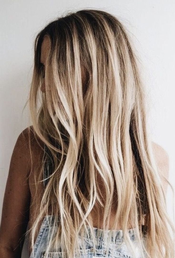 Мелированные пряди на светло русых волосах