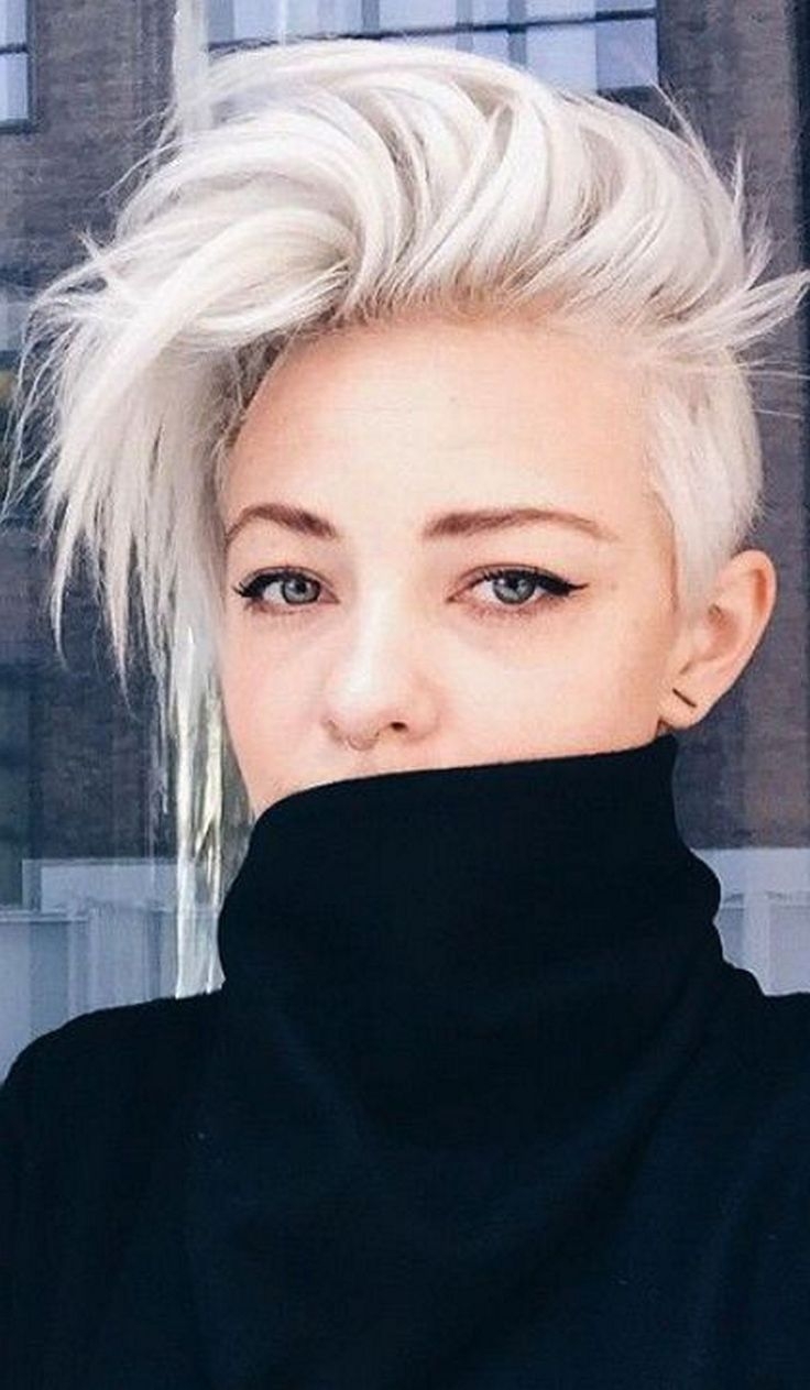 Томбой стрижка пепельный