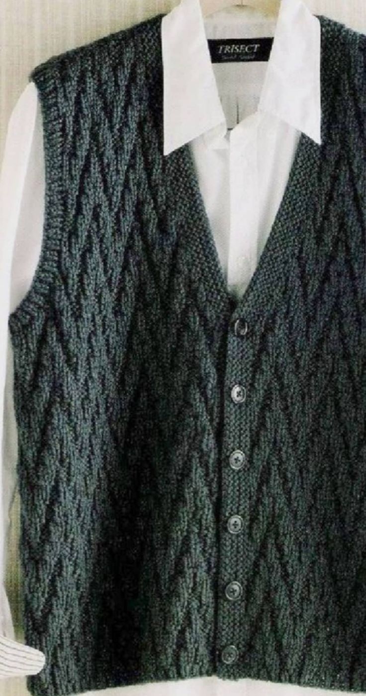 Жилетка мужская вязаная