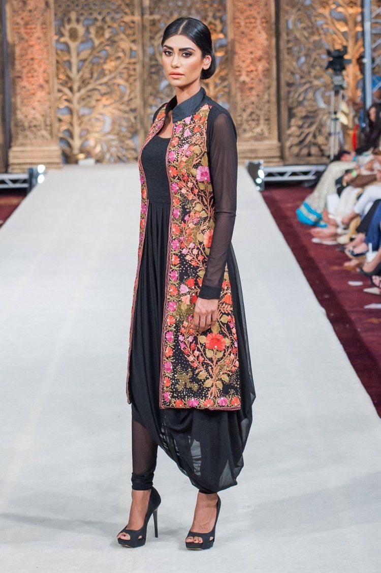 Современная индийская мода