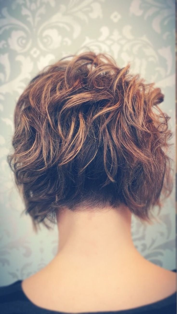 Каре на ножке на волнистые волосы