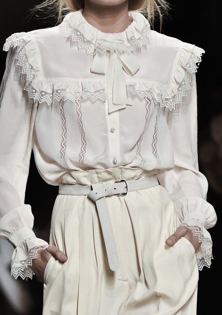 Жабо Карл Лагерфельд к