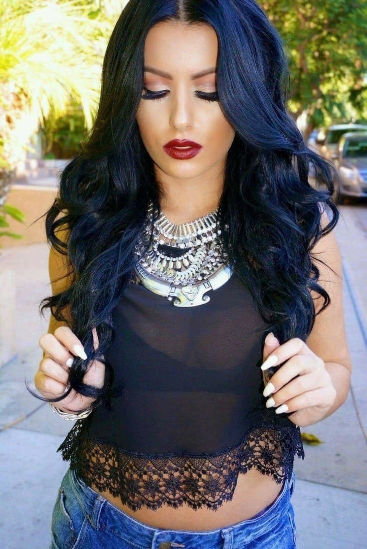 Иссиня черные волосы