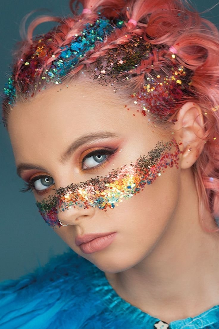 Макияж с глиттером