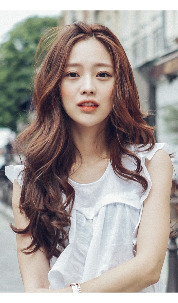 Завитые волосы корейские