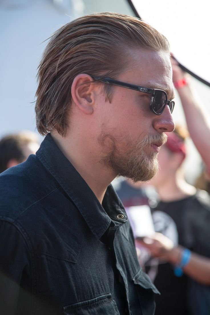 Слик бэк Чарли Ханнэм