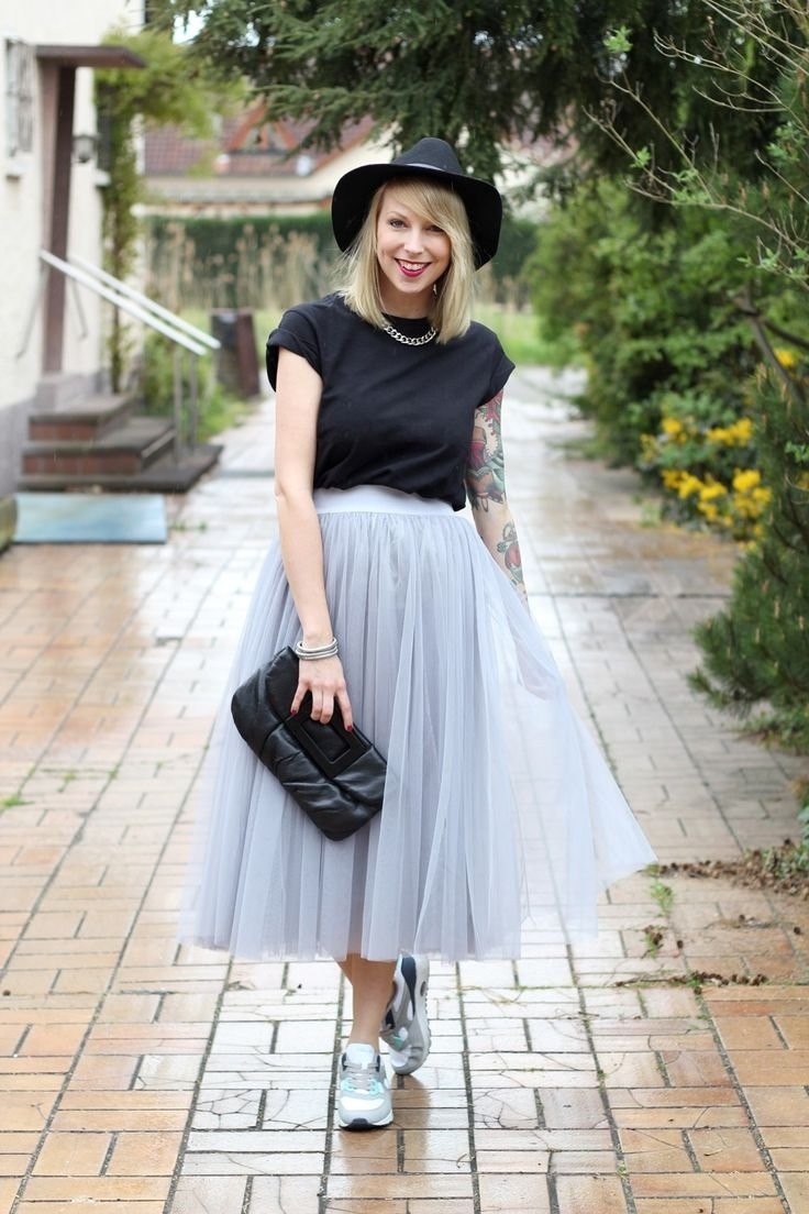 Фатиновая юбка с кедами