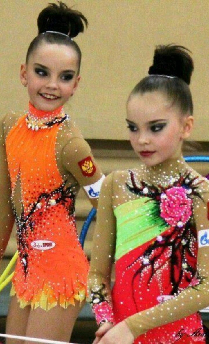 Аверины Дина и Арина на соревнованиях