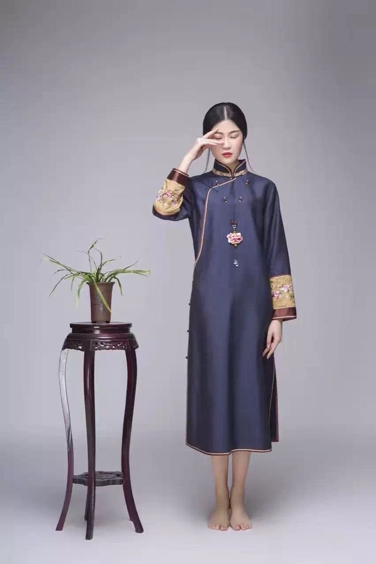 Стилизованные бурятские платья для женщин