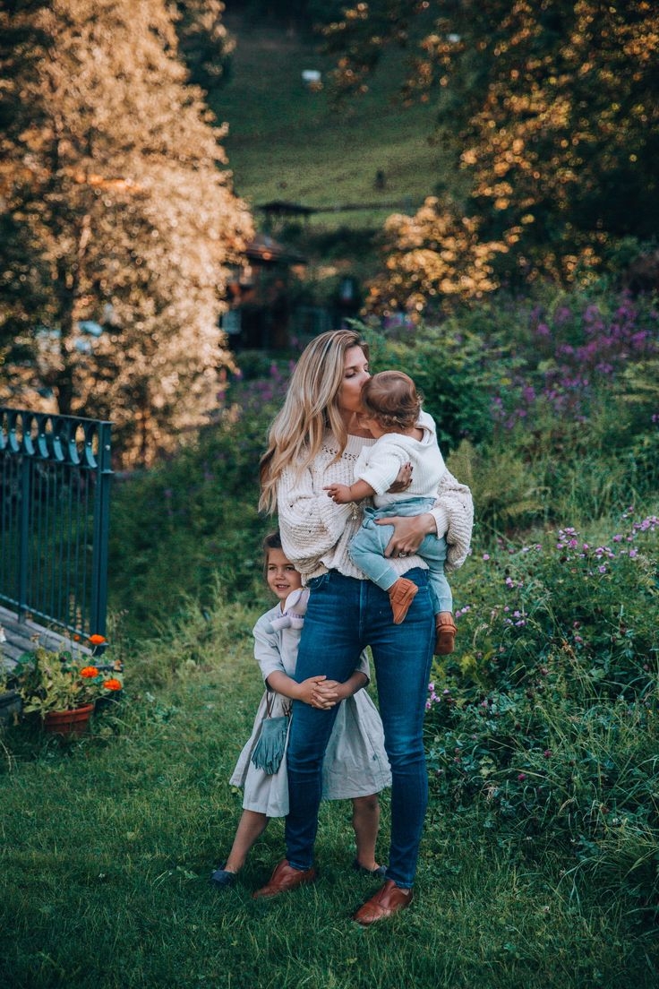 Фотосессия мама и сын на природе