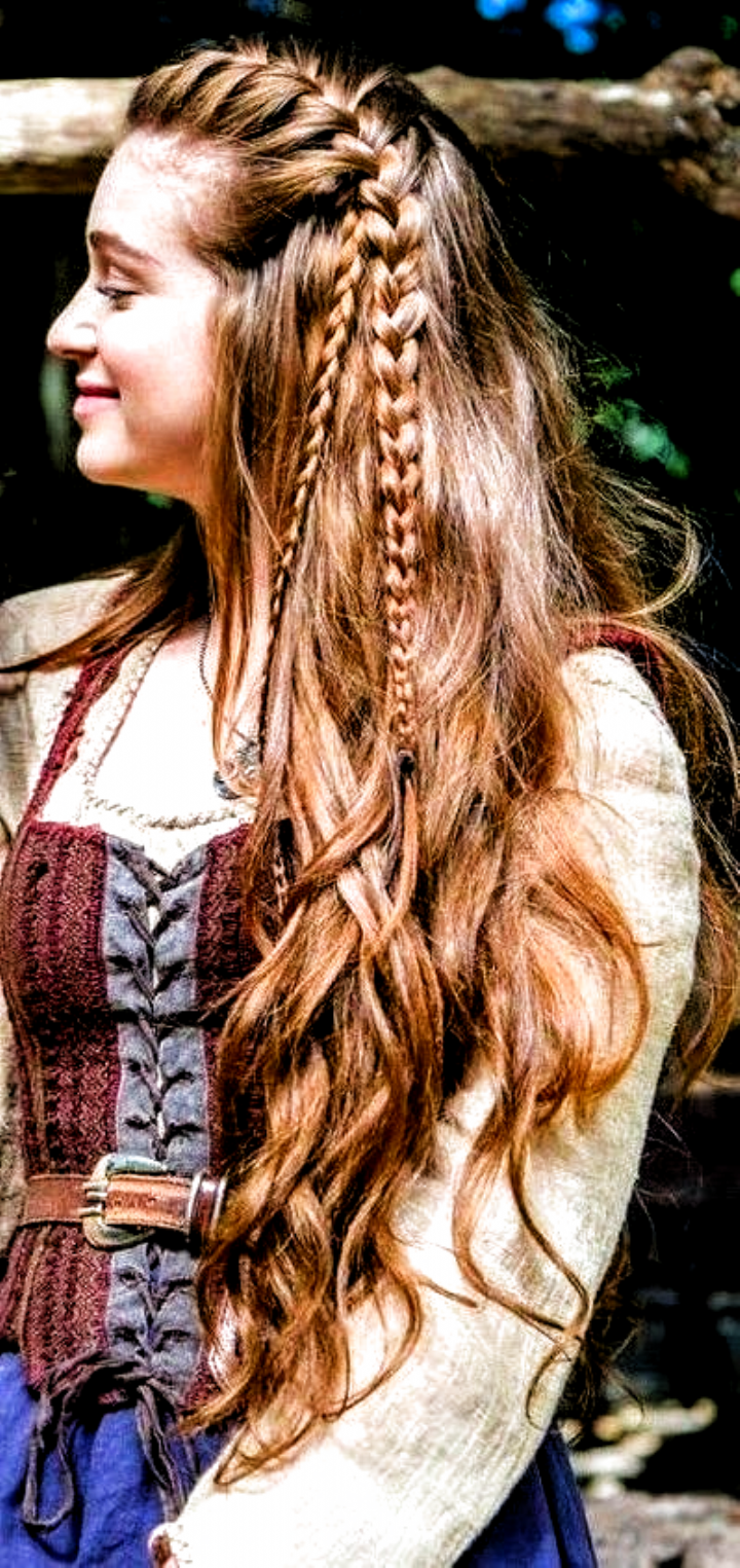 Средневековая прическа с косами