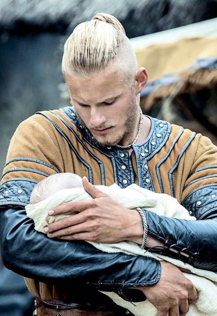 Бьёрн Железнобокий Викинги прическа