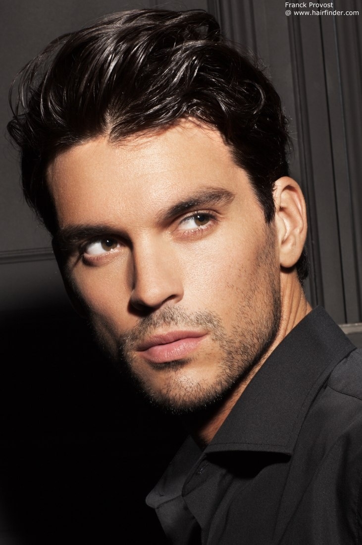 Мужчина брюнет