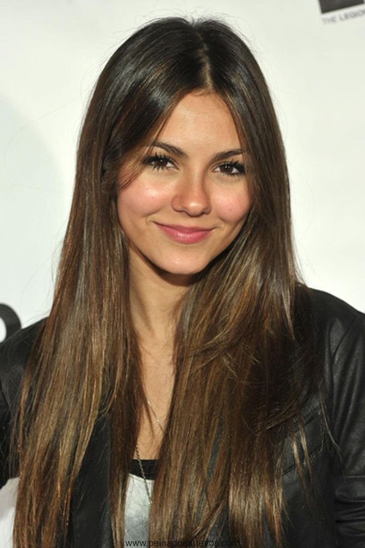 Виктория Джастис с длинными волосами