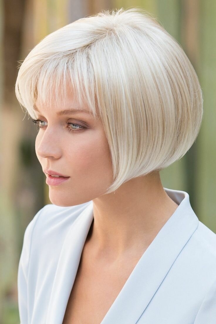 Каре классическое с челкой на короткие волосы