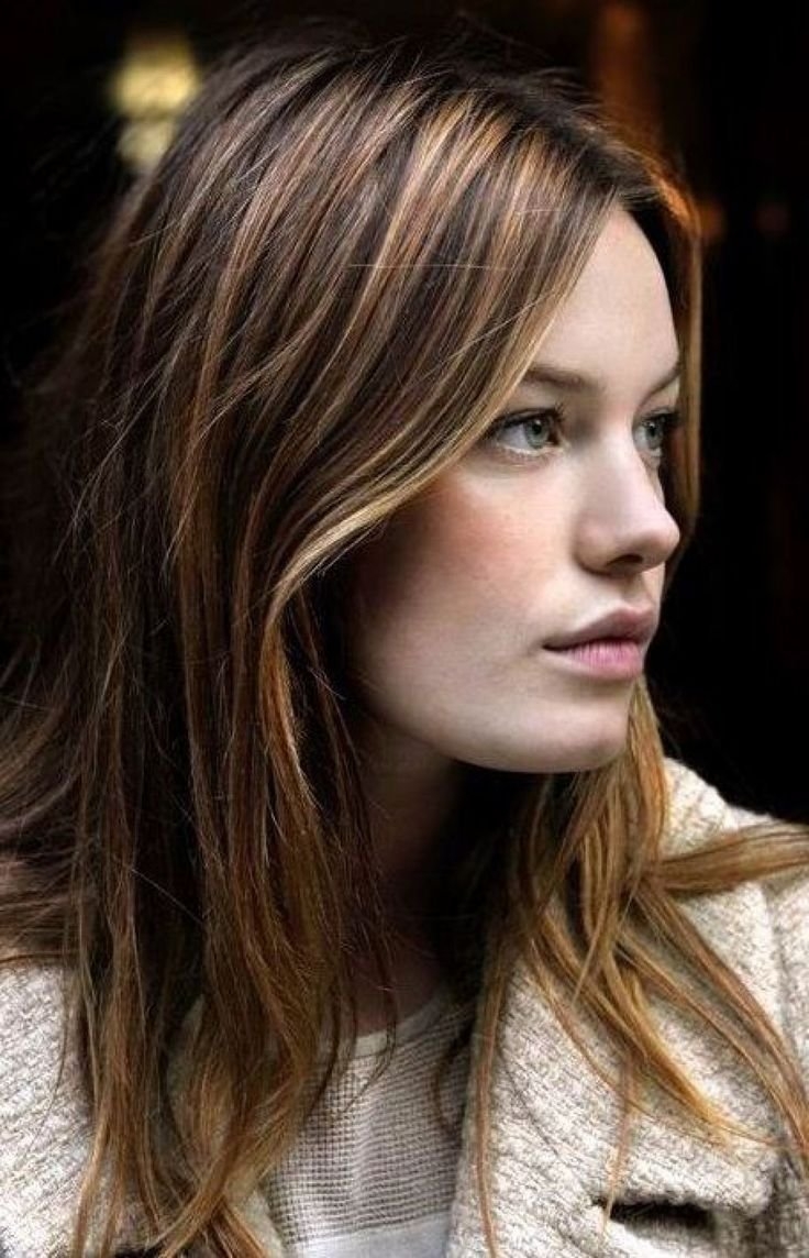 Светлые пряди на русых волосах