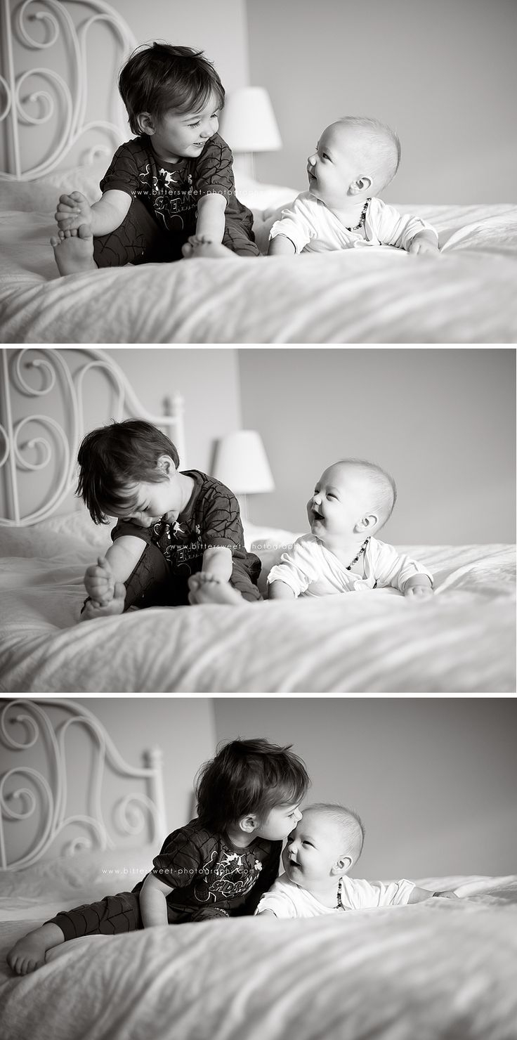 Фотосессия малыши братья