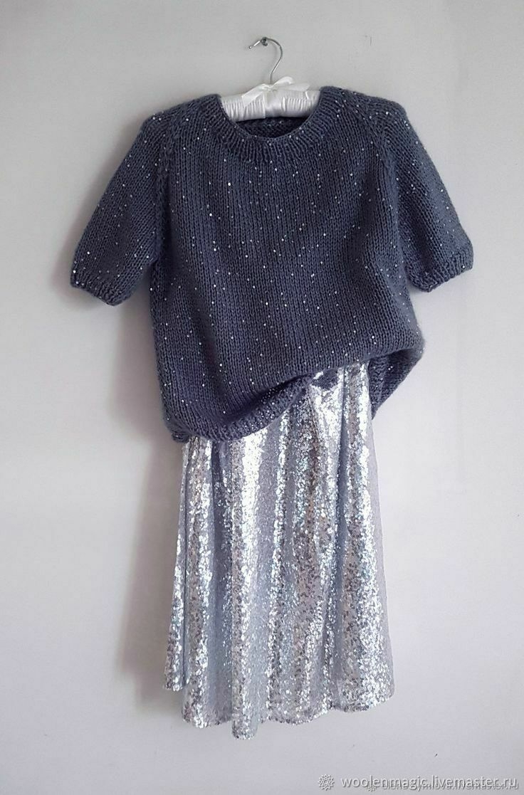 Свитер из пряжи с пайетками