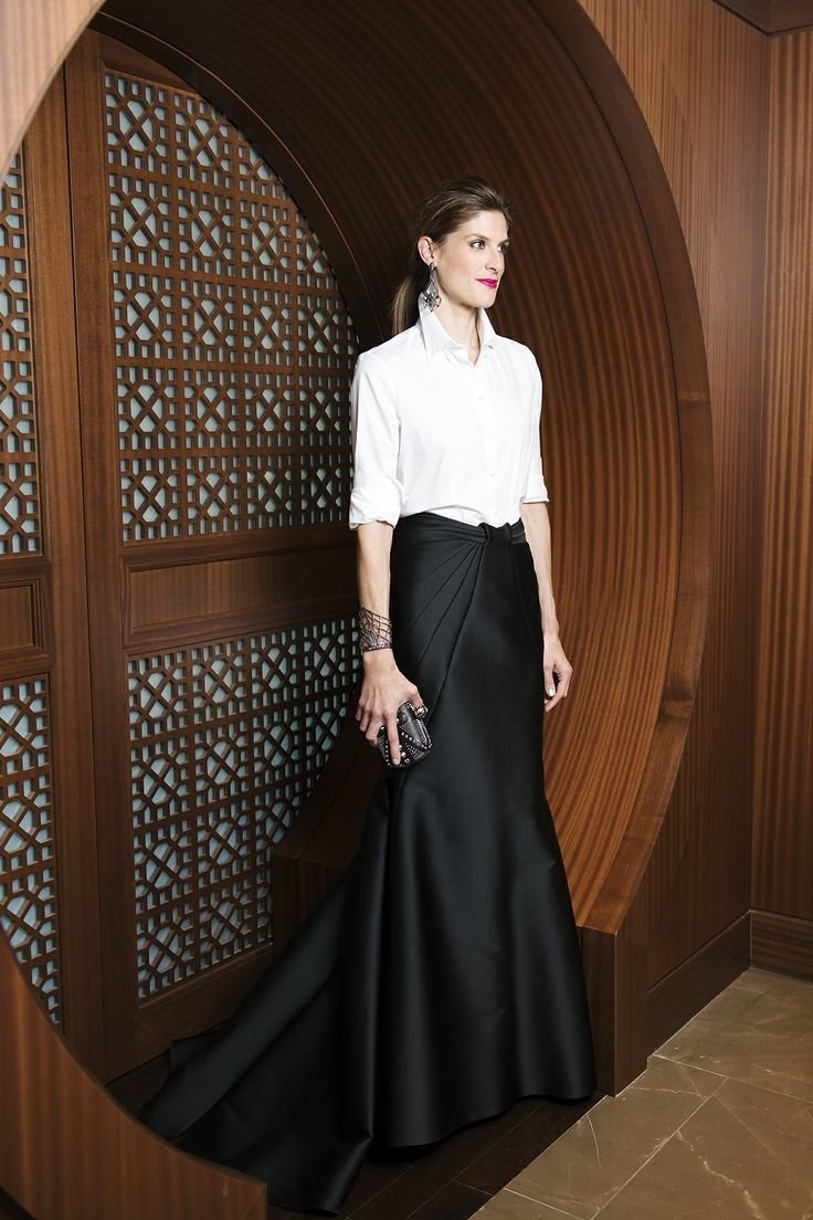 Вечерний образ с длинной юбкой